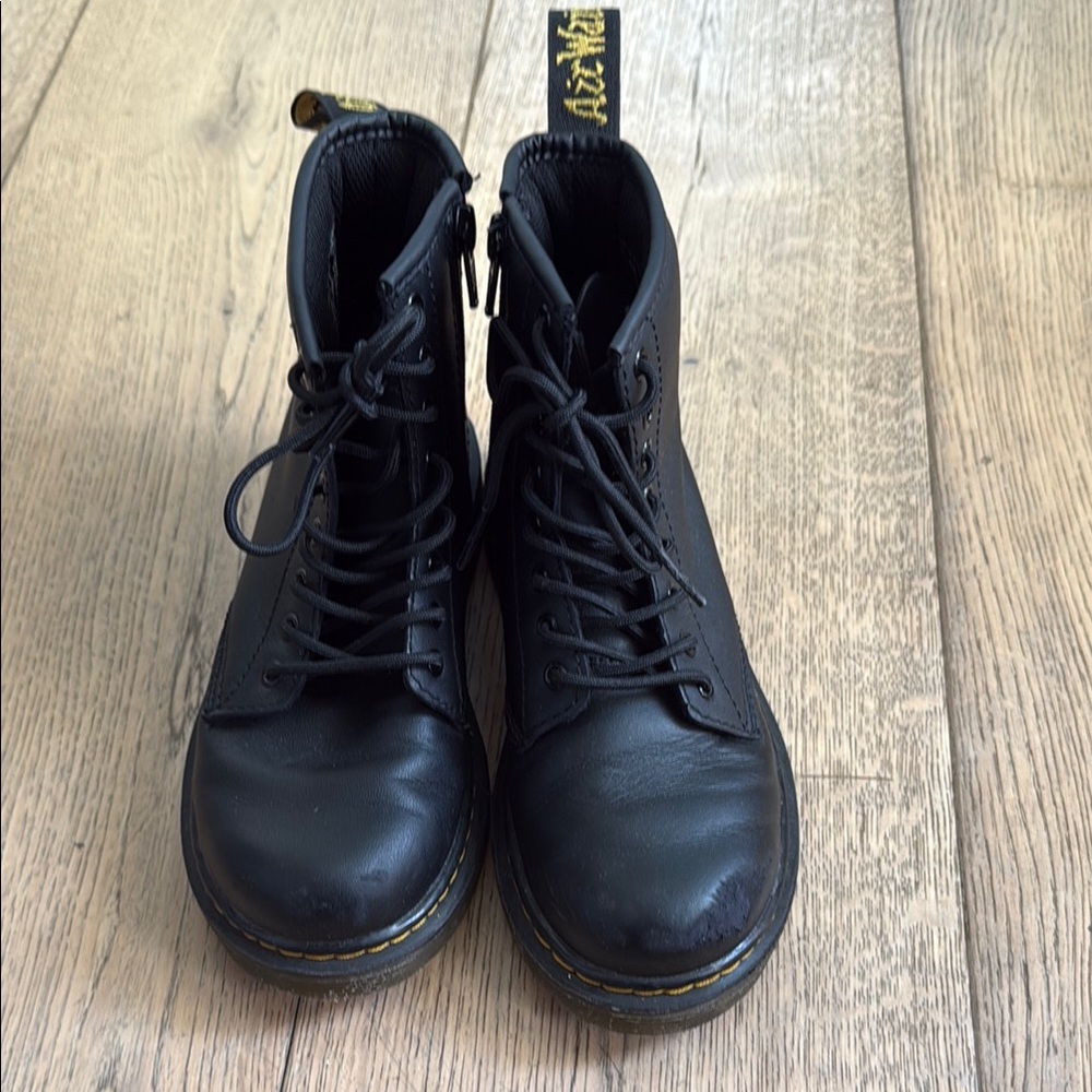 Dr. Martens Black youth Combat Boots with easy zip closure on side. Sz 1